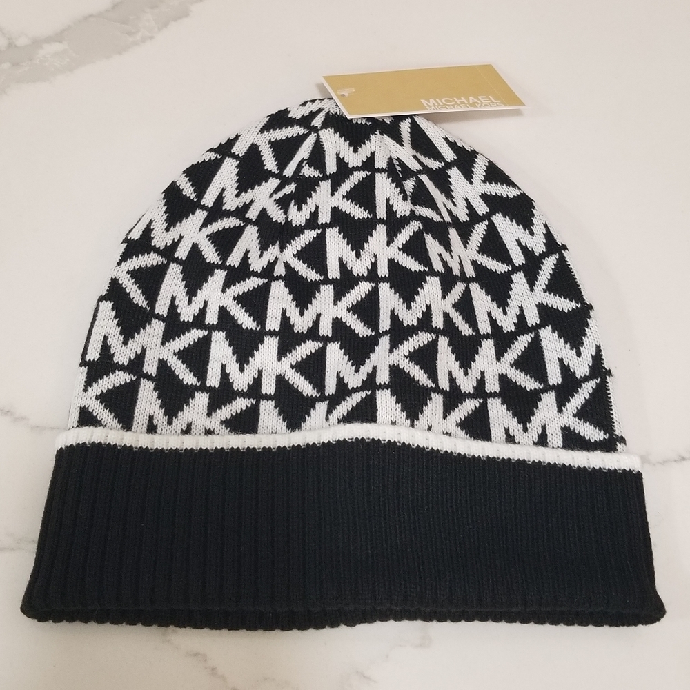 NWT! MICHAEL KORS BLACK & WHITE CUFF KNIT HAT WOMEN'S BEANIE MK LOGO